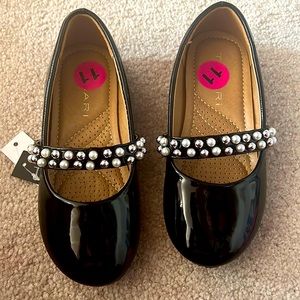 Tahari Ballet Shoes with Pearl Details